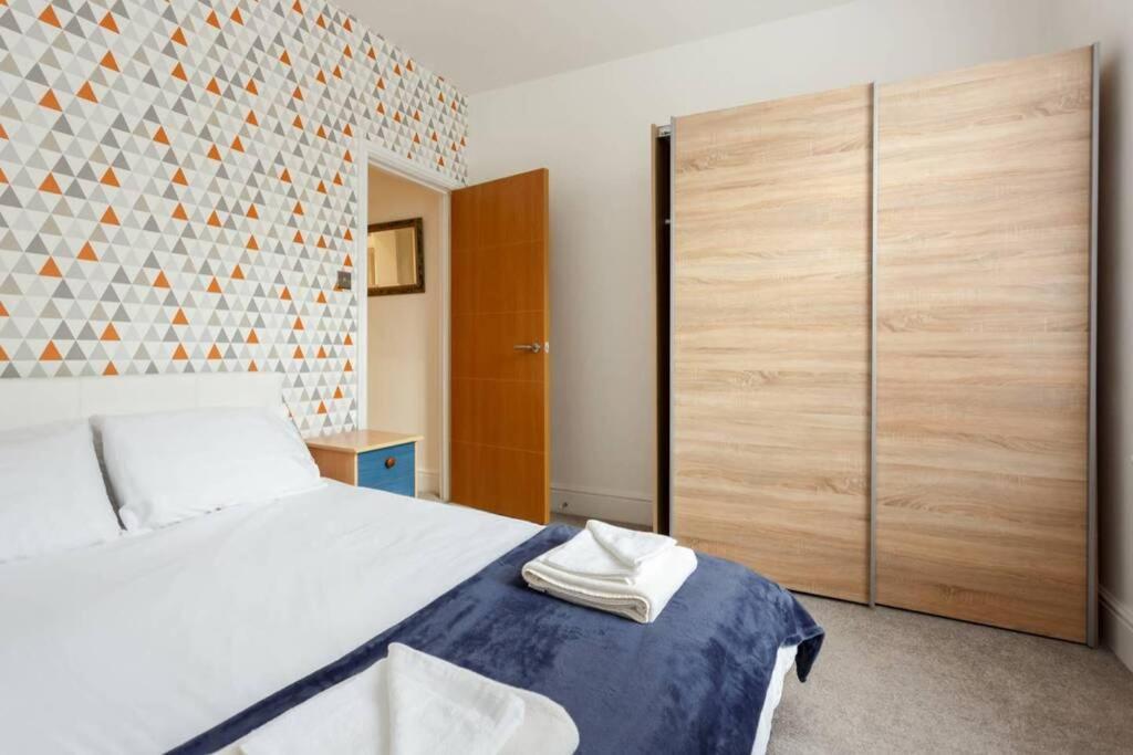 Stylish 2 Bed 2 Bath *Close To Beach And Centre With Parking* 본머스 외부 사진