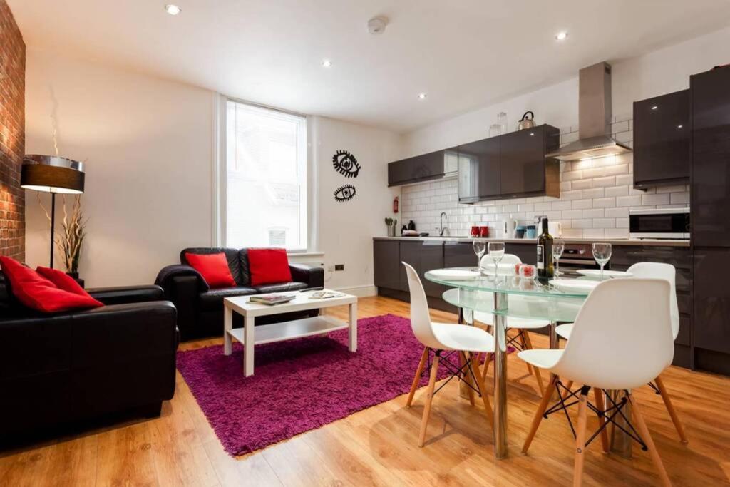 Stylish 2 Bed 2 Bath *Close To Beach And Centre With Parking* 본머스 외부 사진